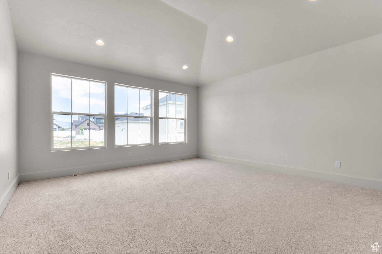 BIG WILLOW CREEK EST 329 - Residential