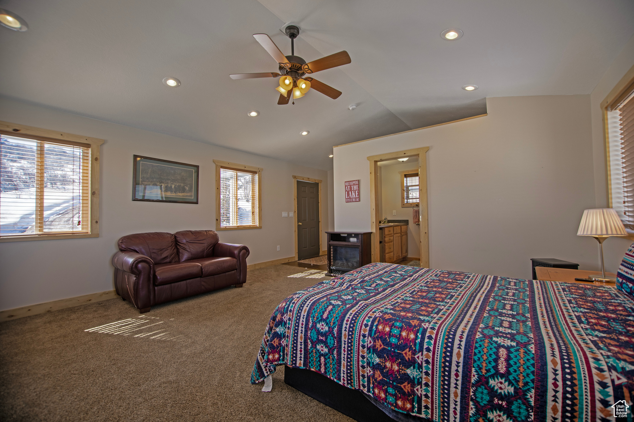 3186 S Sweetwater Pkwy, Garden City, Utah image 32