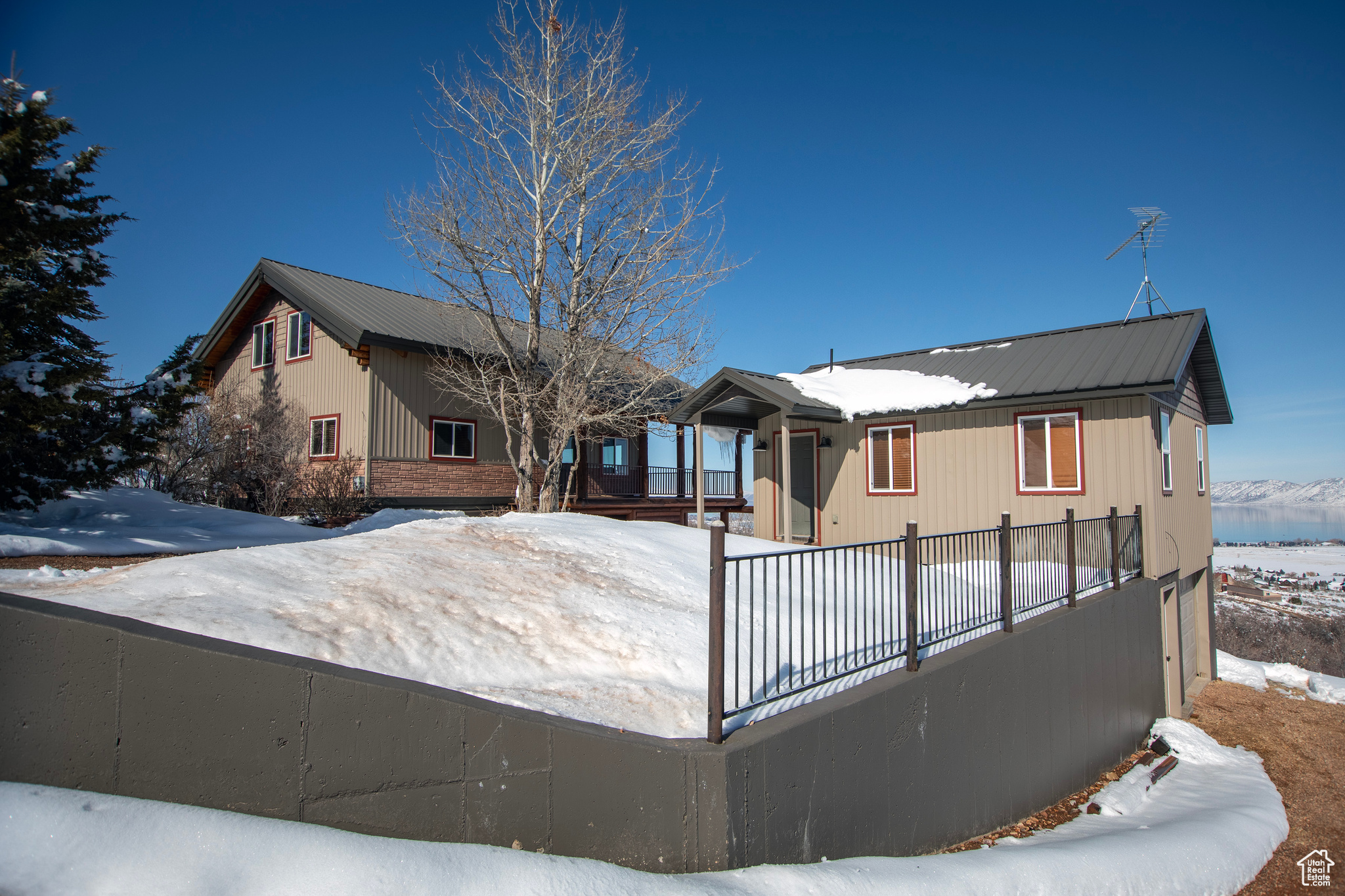 3186 S Sweetwater Pkwy, Garden City, Utah image 2
