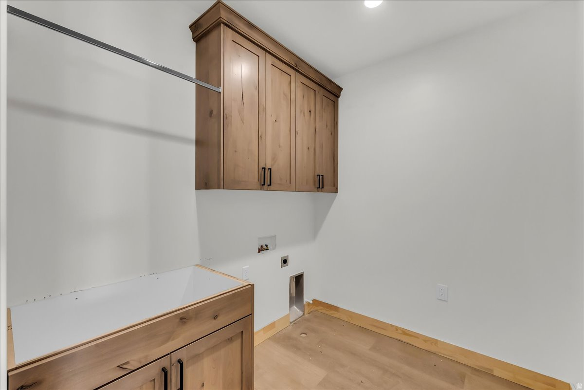 IRON WEST - Residential