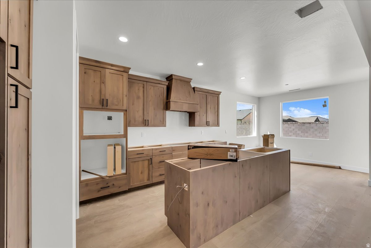 IRON WEST - Residential