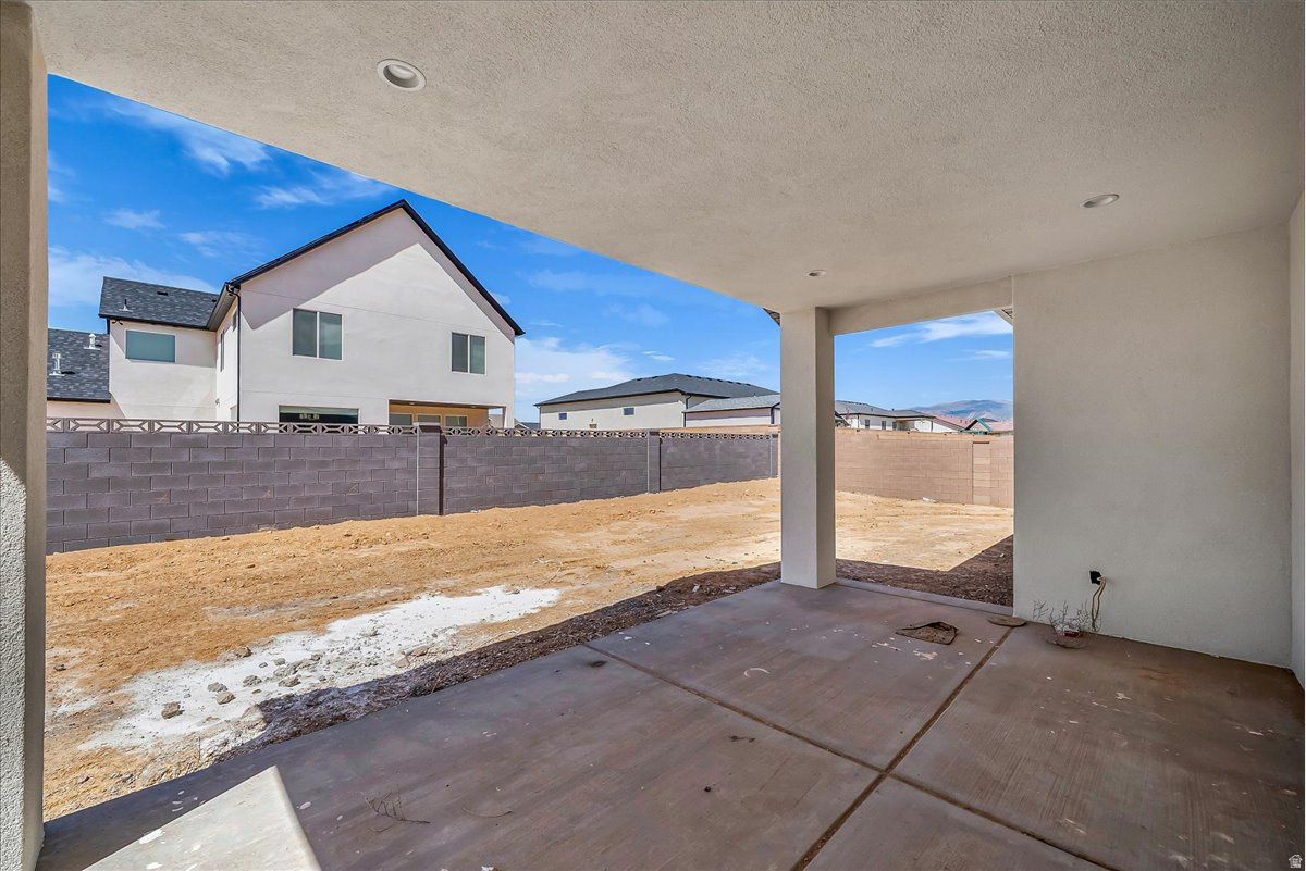 IRON WEST - Residential
