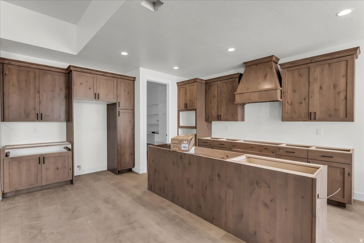 IRON WEST - Residential