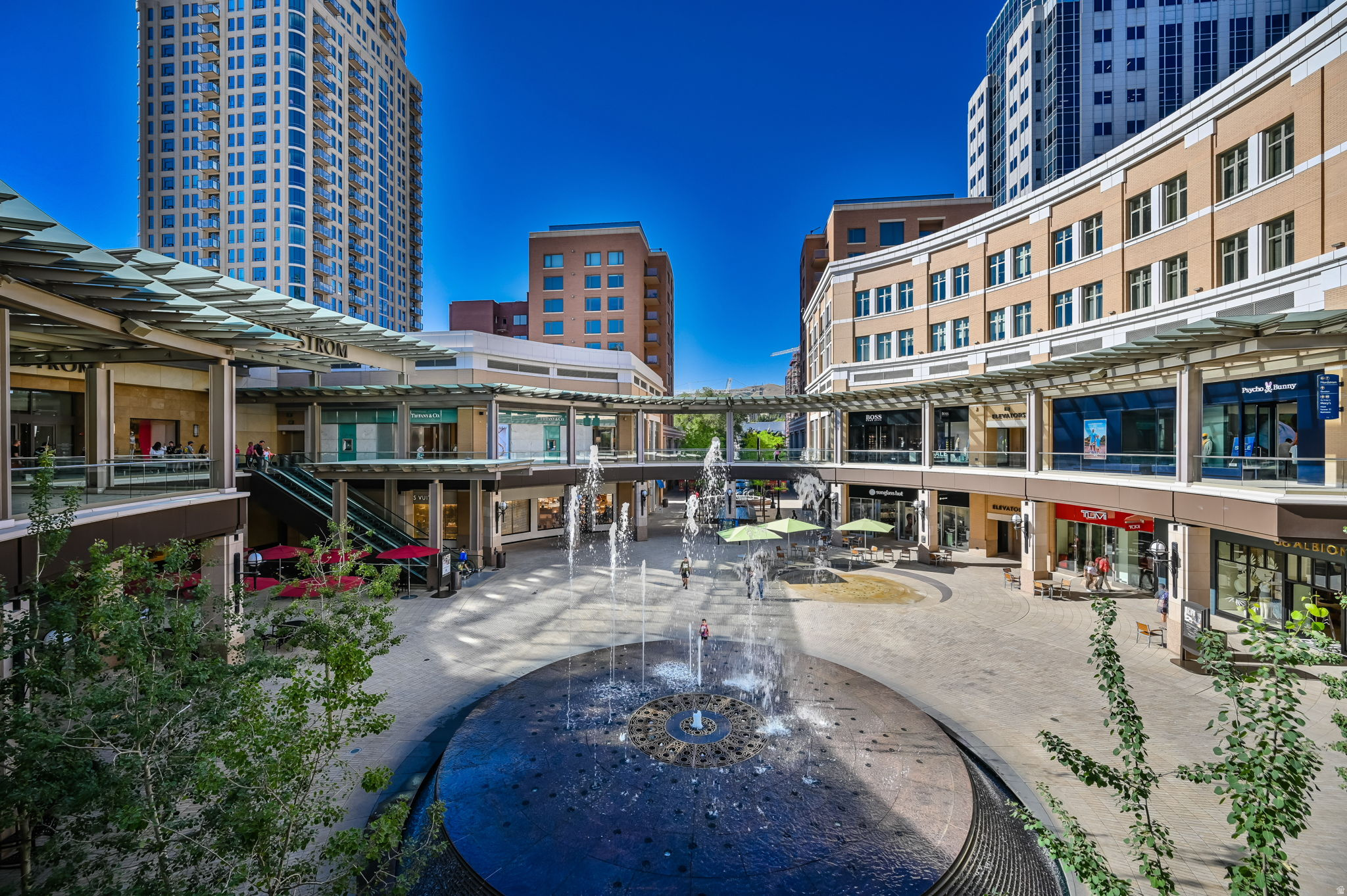 ZIONS SUMMIT CONDM - Residential