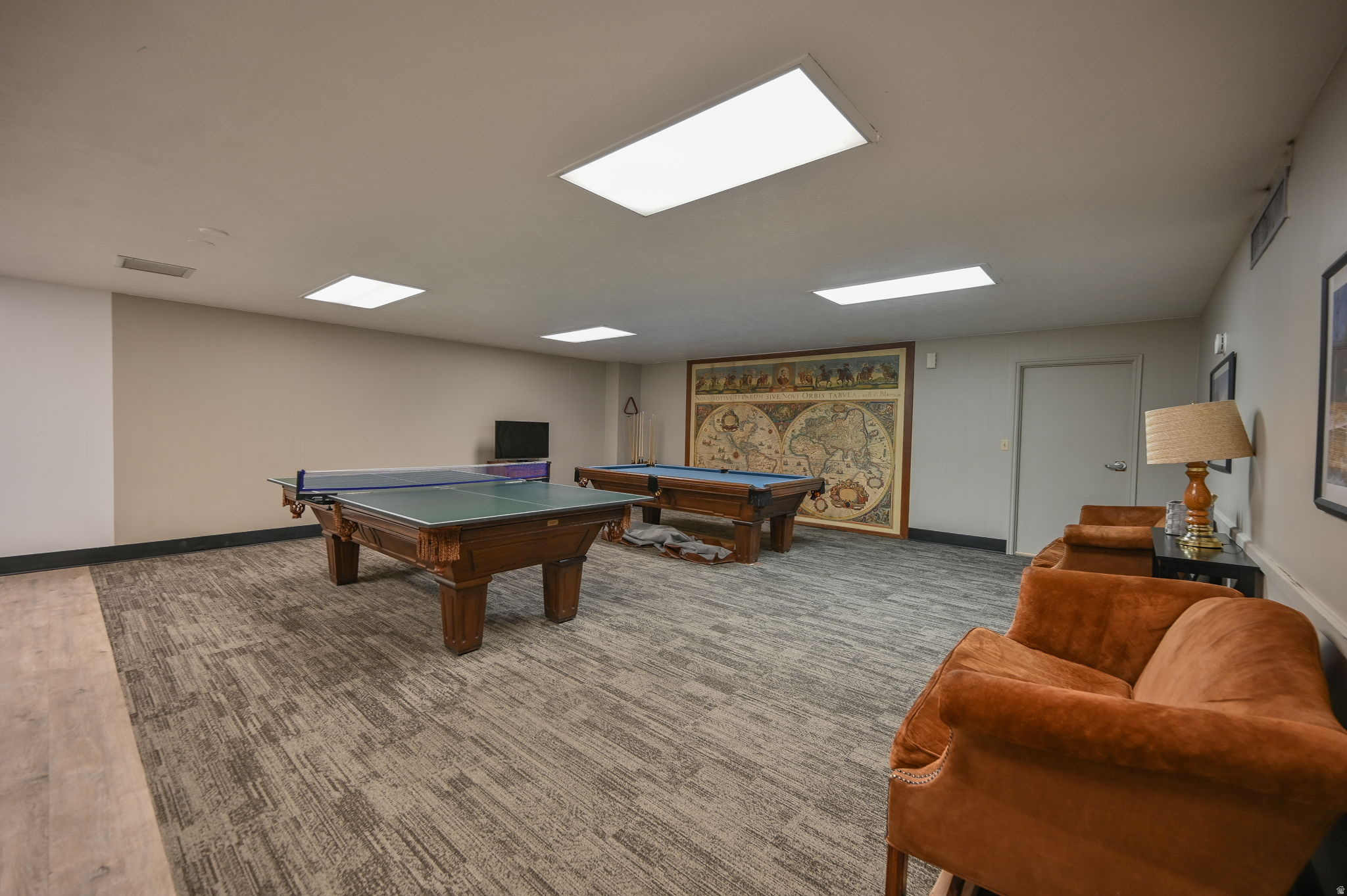 ZIONS SUMMIT CONDM - Residential