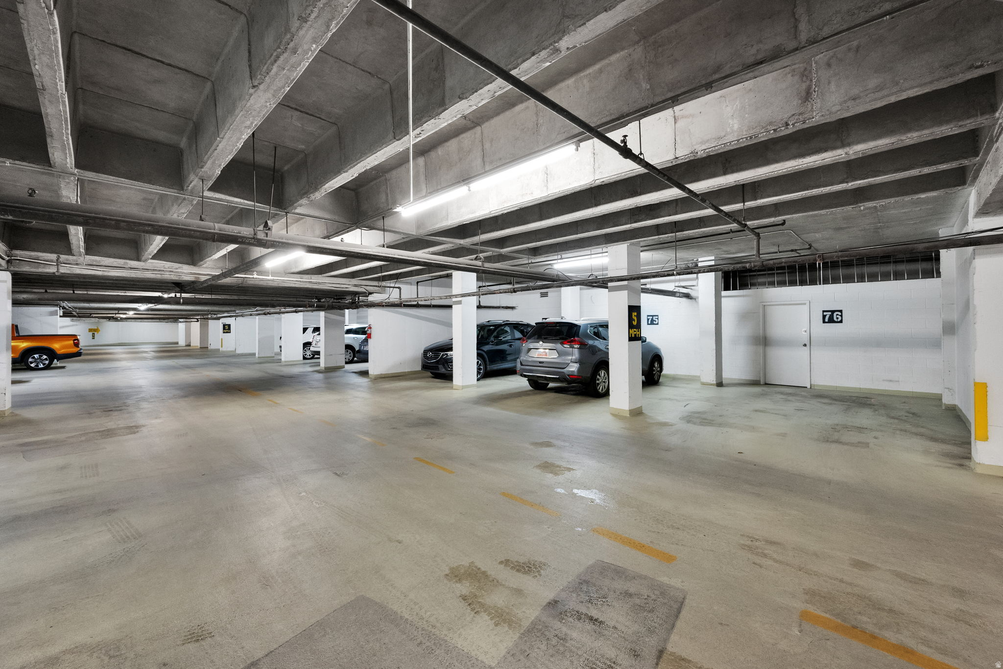 ZIONS SUMMIT CONDM - Residential