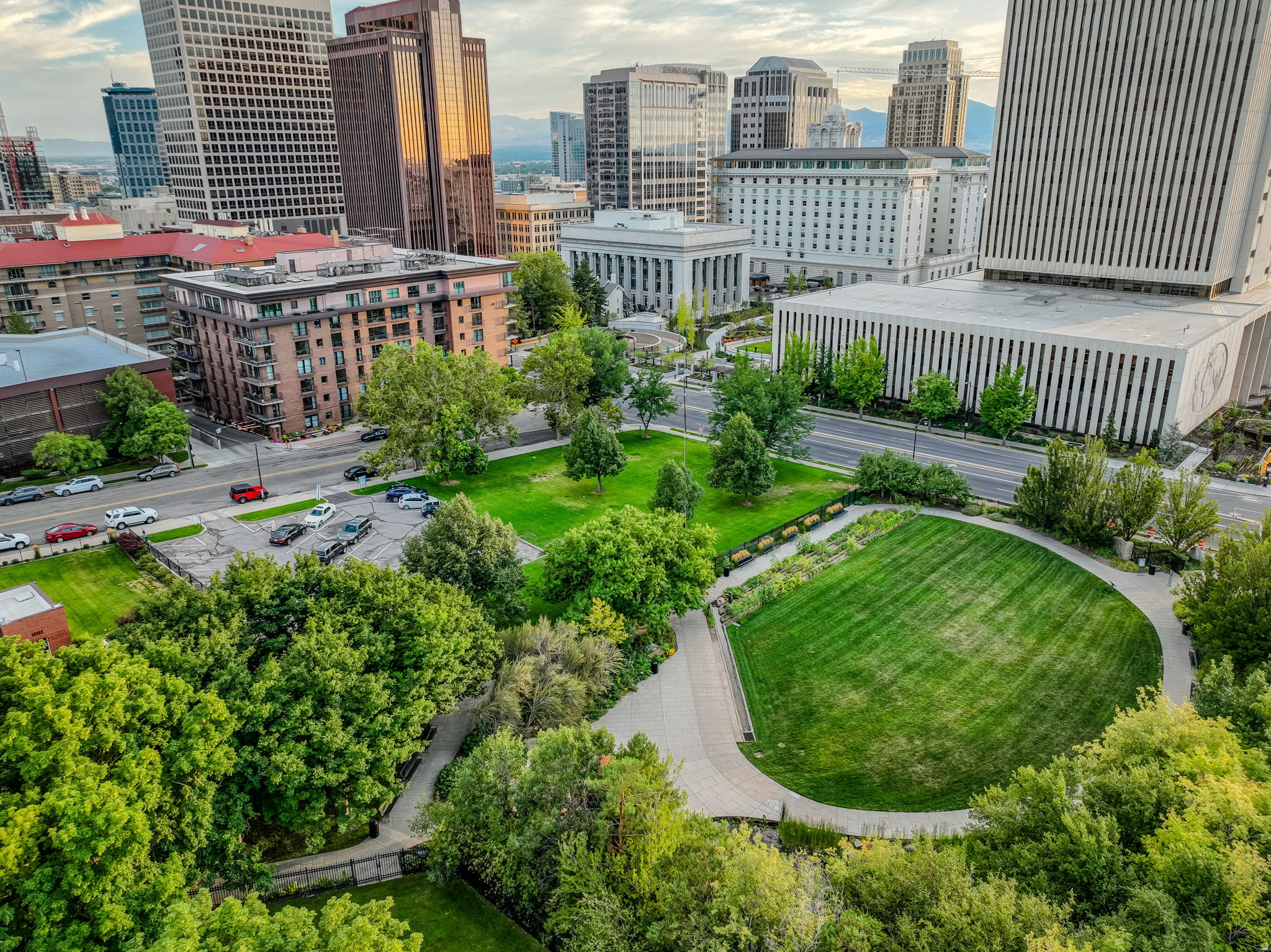 ZIONS SUMMIT CONDM - Residential