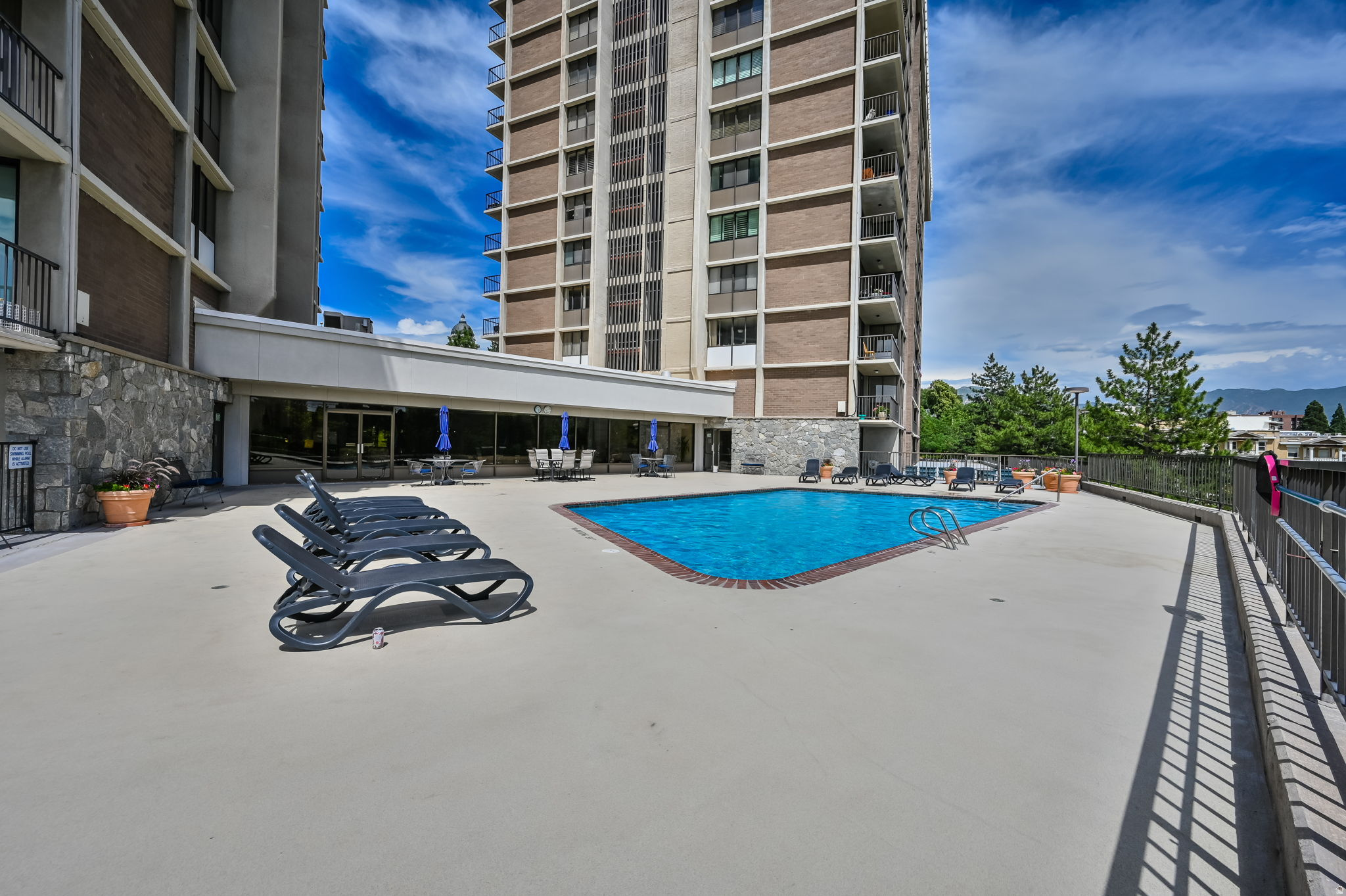 ZIONS SUMMIT CONDM - Residential