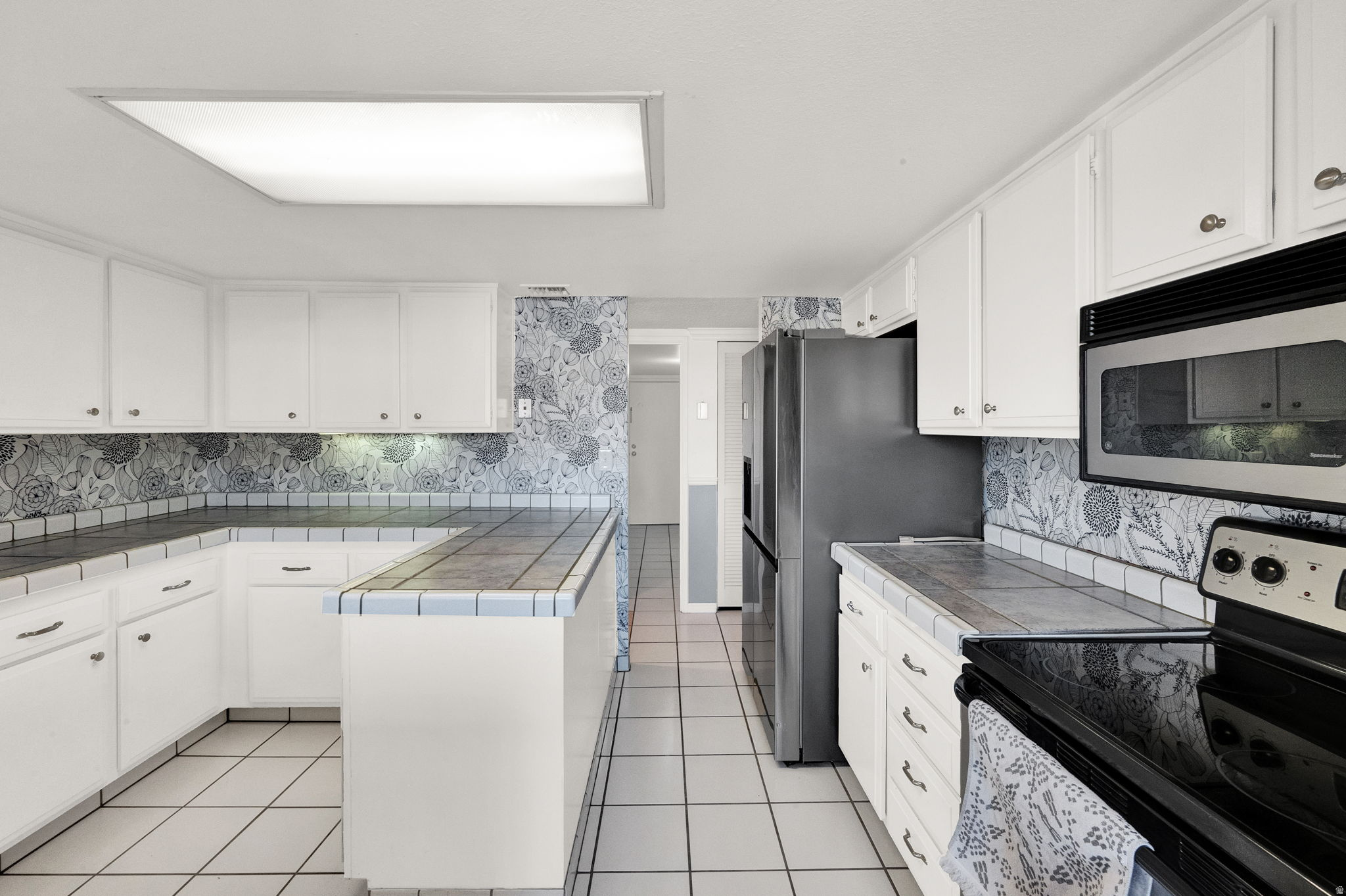 ZIONS SUMMIT CONDM - Residential