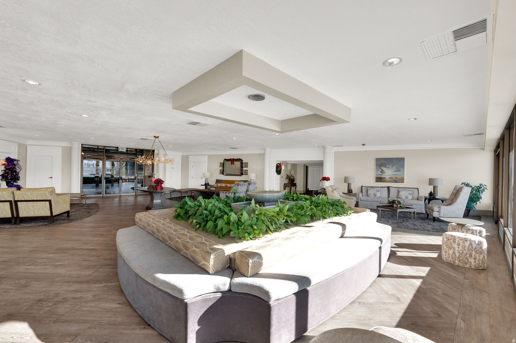 ZIONS SUMMIT CONDM - Residential