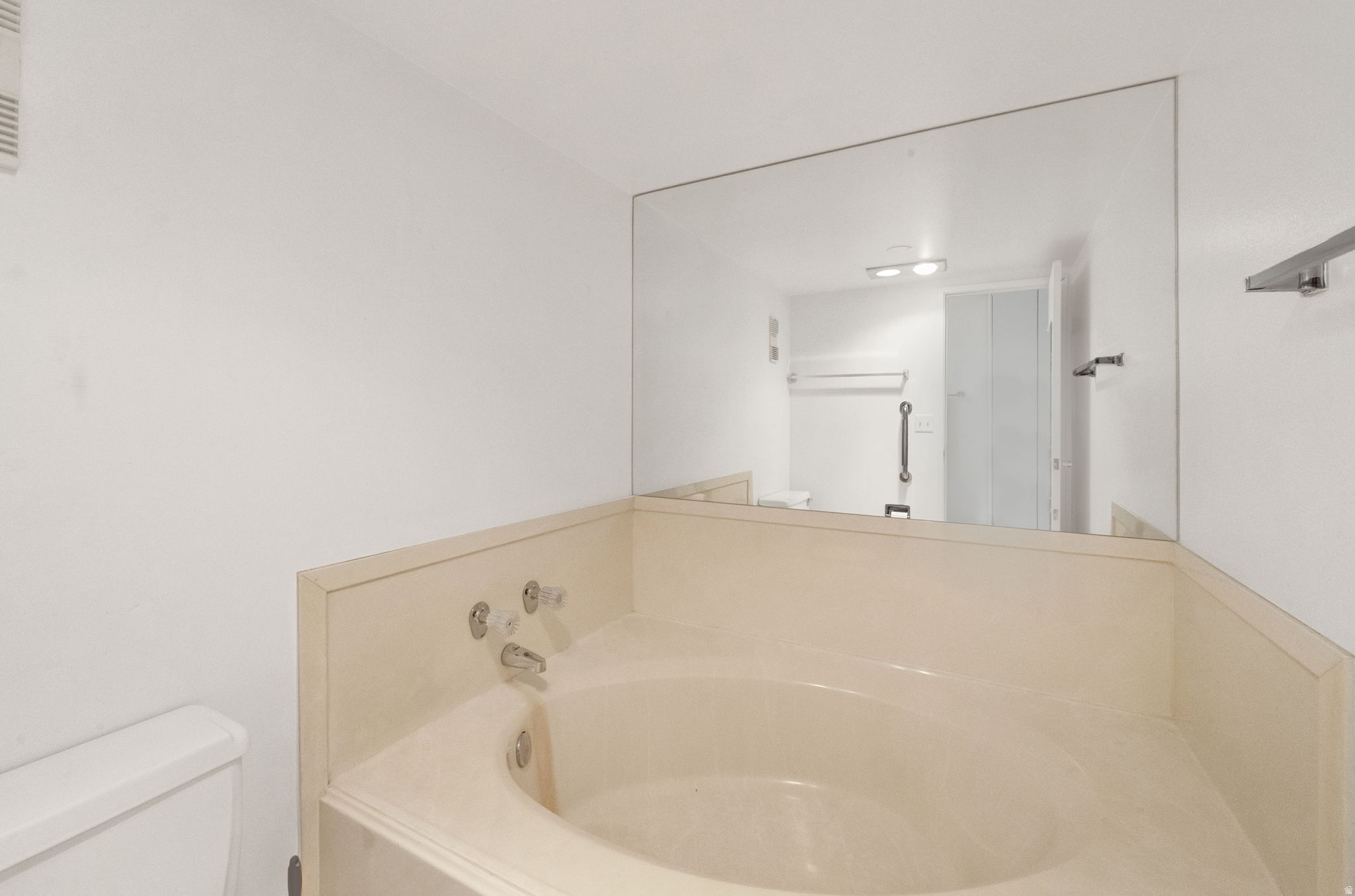 ZIONS SUMMIT CONDM - Residential