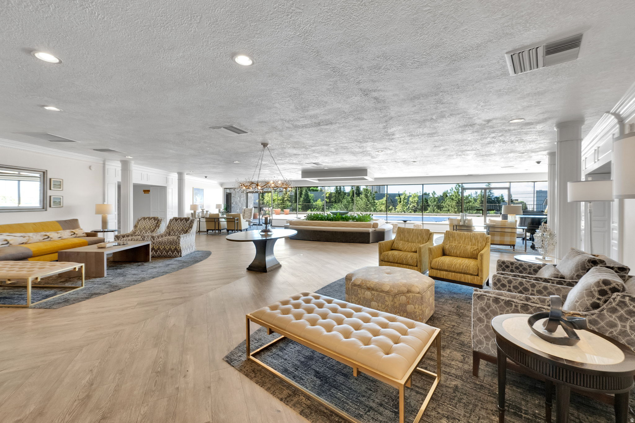 ZIONS SUMMIT CONDM - Residential