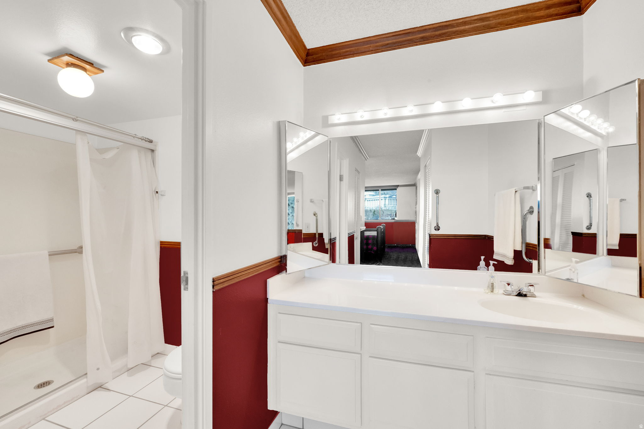 ZIONS SUMMIT CONDM - Residential