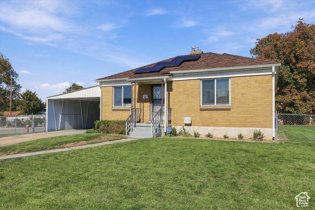 Photo of 190 ROSS DR, Clearfield, UT 84015 (MLS # 2187365)