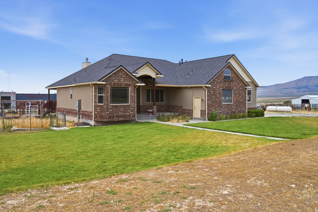 Photo of 2567 W RIM ROCK DR, Stockton, UT 84071 (MLS # 2172145)