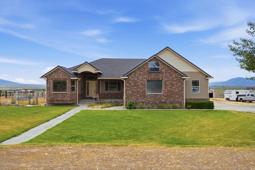 Photo of 2567 W RIM ROCK DR, Stockton, UT 84071 (MLS # 2172145)