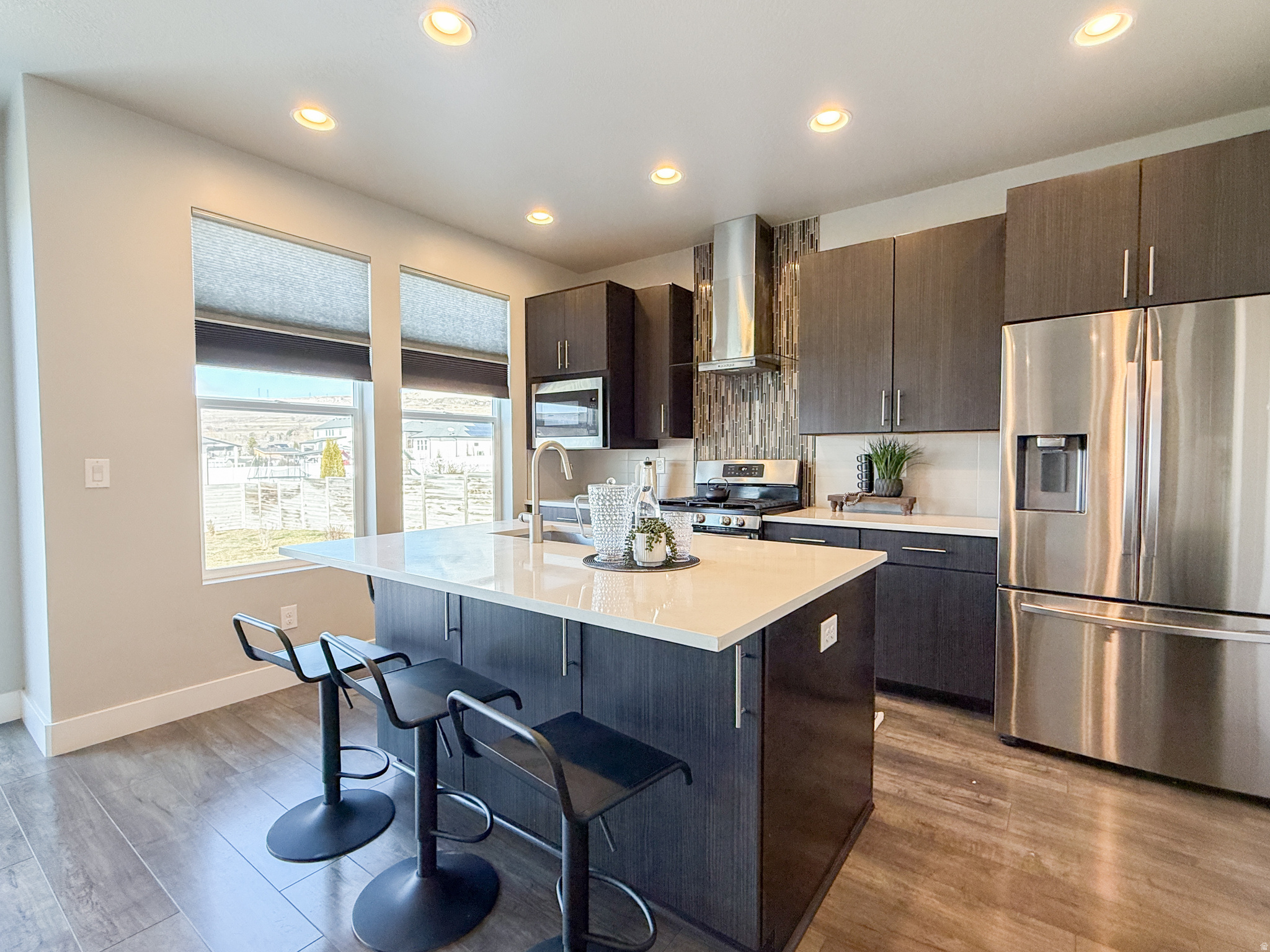 COUNTRY FIELDS - Residential