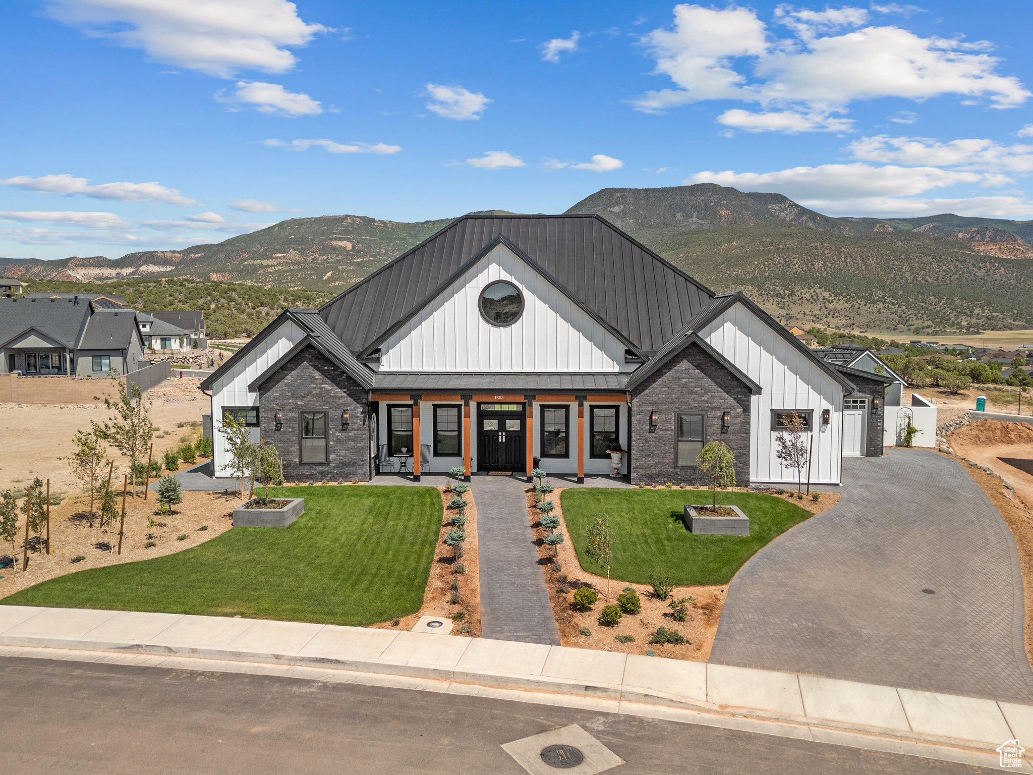 SADDLEBACK RIDGE - Residential