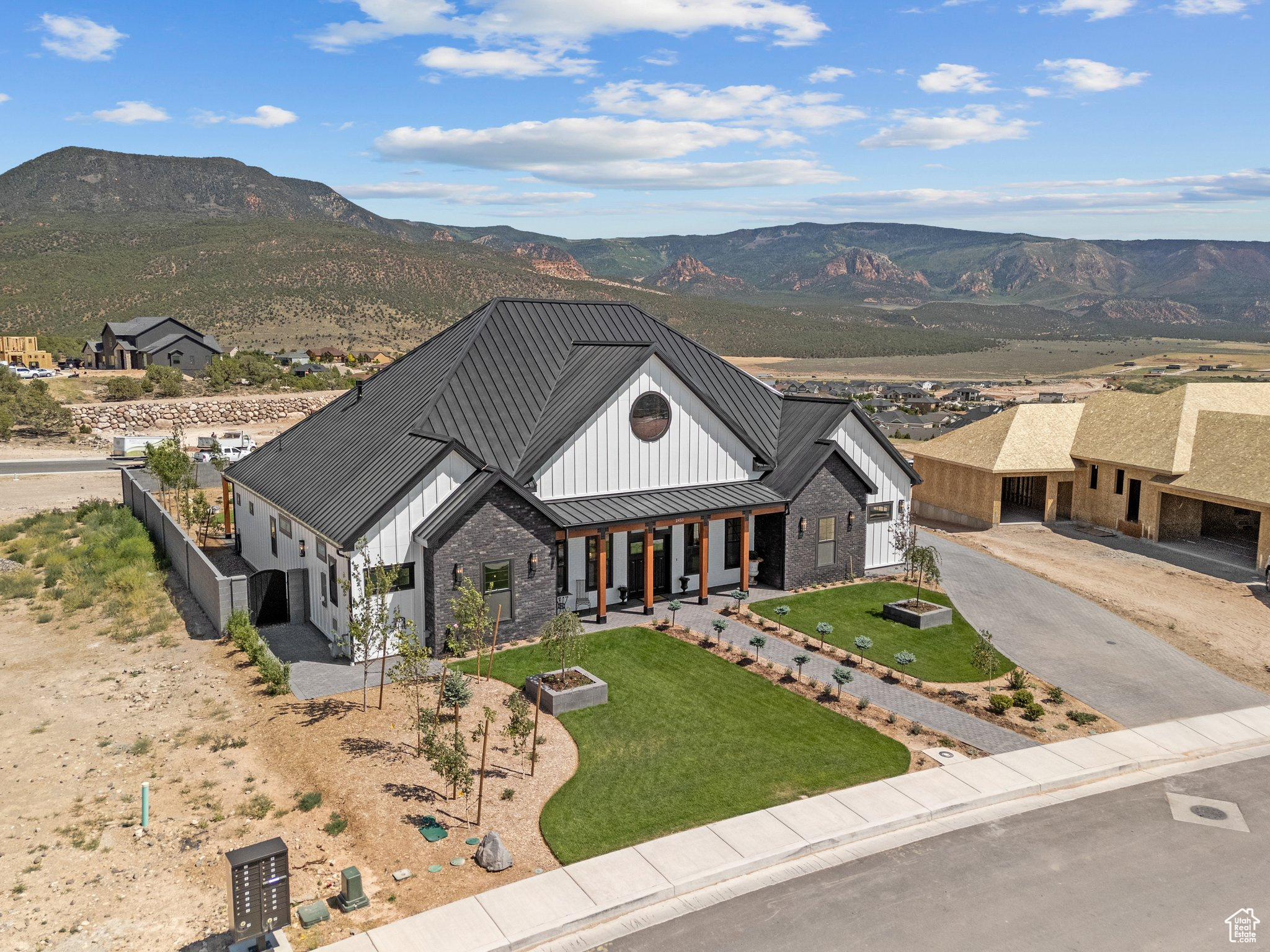SADDLEBACK RIDGE - Residential