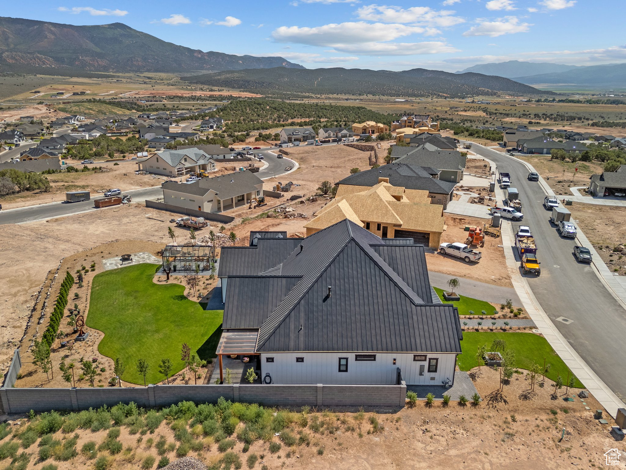 SADDLEBACK RIDGE - Residential