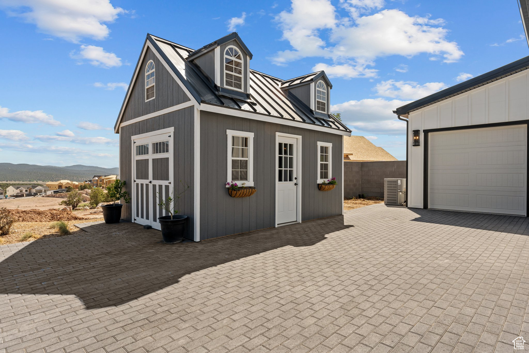 SADDLEBACK RIDGE - Residential