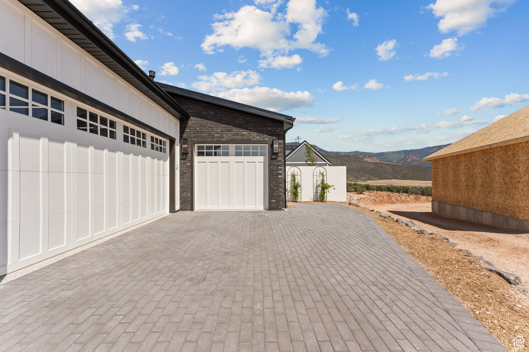 SADDLEBACK RIDGE - Residential