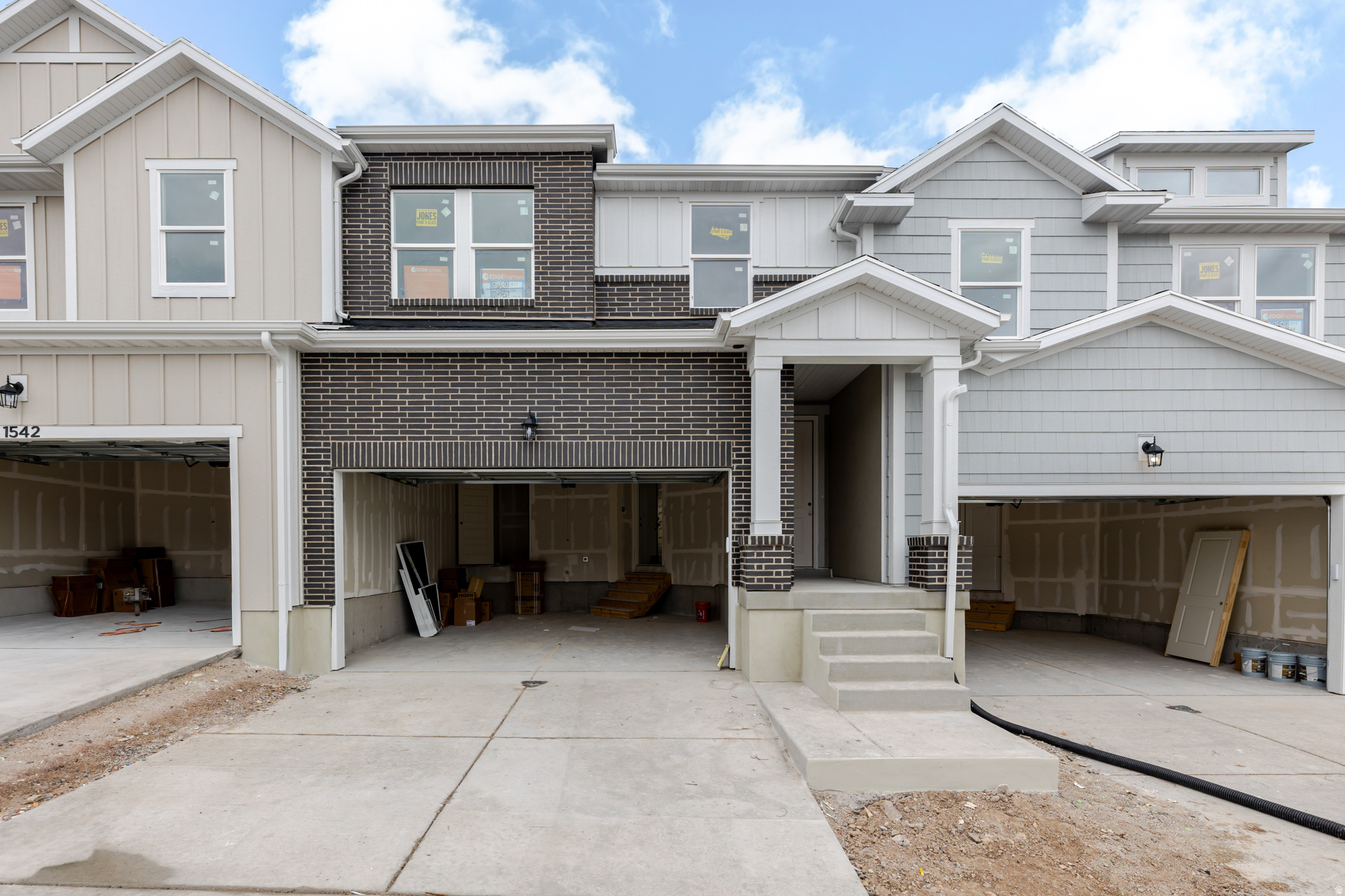RIDGEHORNE - Residential