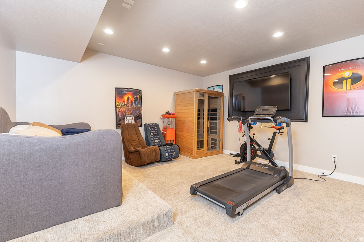 CROSS HOLLOW HILLS SUBDIVISION - Residential