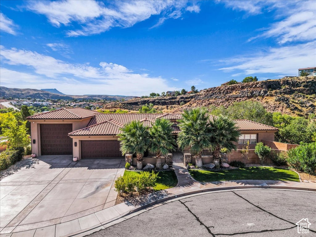 Photo of 86 E KOLOB CIR, Toquerville, UT 84774 (MLS # 2187699)