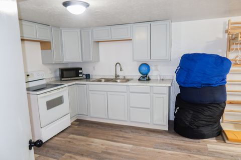 Tiny photo for 137 W 100 S, Spanish Fork, UT 84660 (MLS # 2155465)
