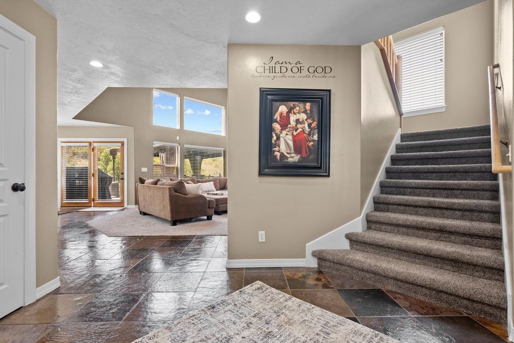 Photo of 288 S HILLSIDE DR, Elk Ridge, UT 84651 (MLS # 2147630)