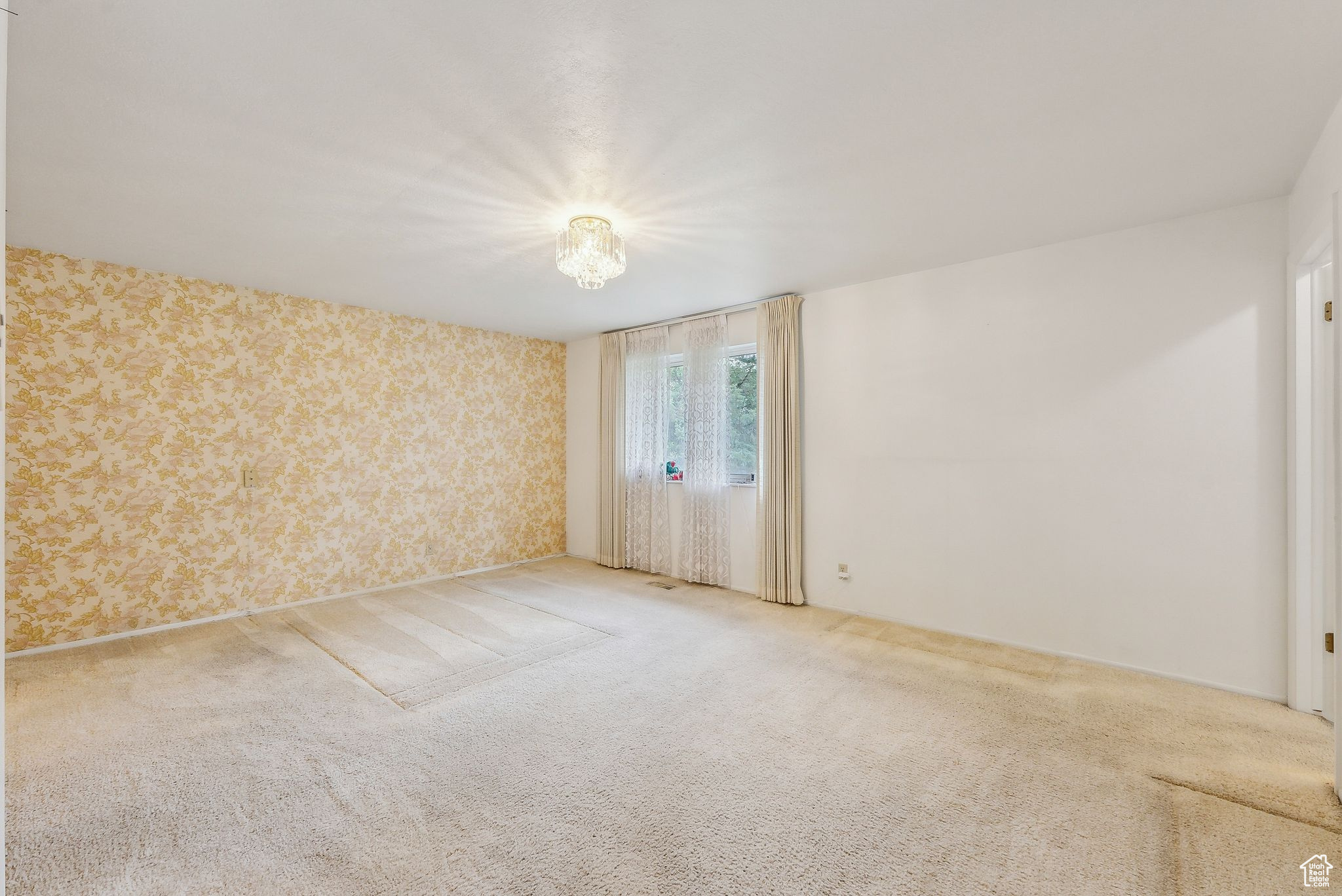 Taylorsville, Utah 84123, United States, 5 Bedrooms Bedrooms, ,3 BathroomsBathrooms,Residential,Active,118772