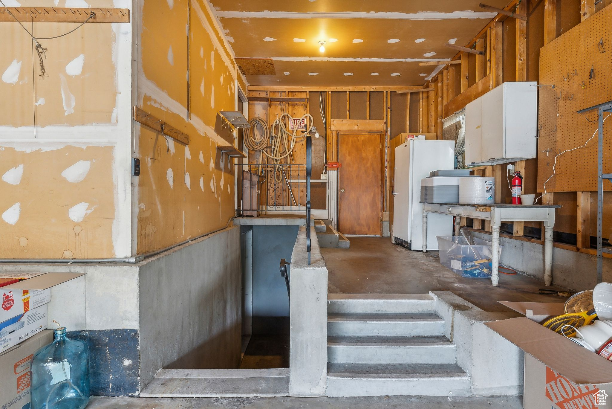 Taylorsville, Utah 84123, United States, 5 Bedrooms Bedrooms, ,3 BathroomsBathrooms,Residential,Active,118772