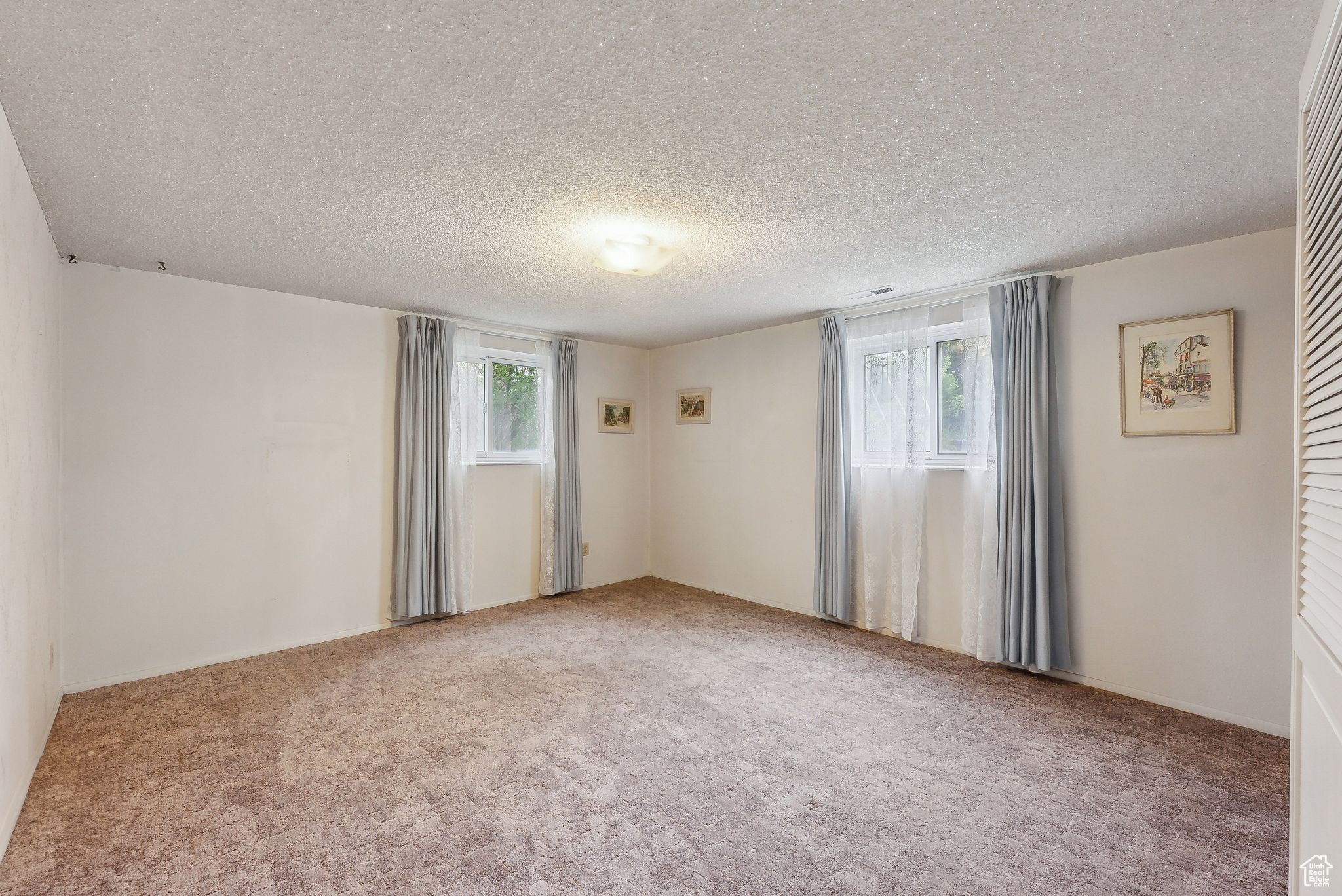 Taylorsville, Utah 84123, United States, 5 Bedrooms Bedrooms, ,3 BathroomsBathrooms,Residential,Active,118772