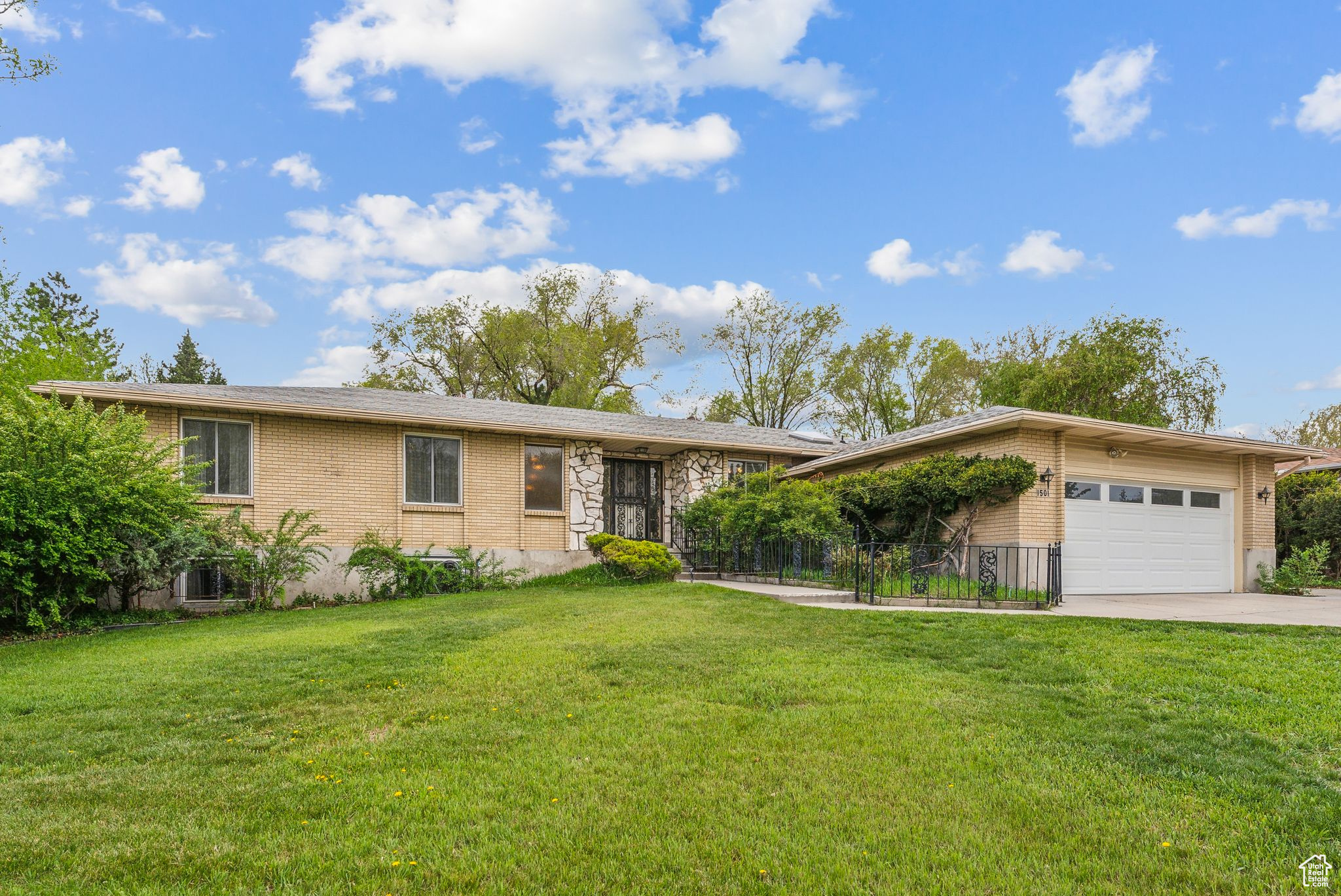 Taylorsville, Utah 84123, United States, 5 Bedrooms Bedrooms, ,3 BathroomsBathrooms,Residential,Active,118772