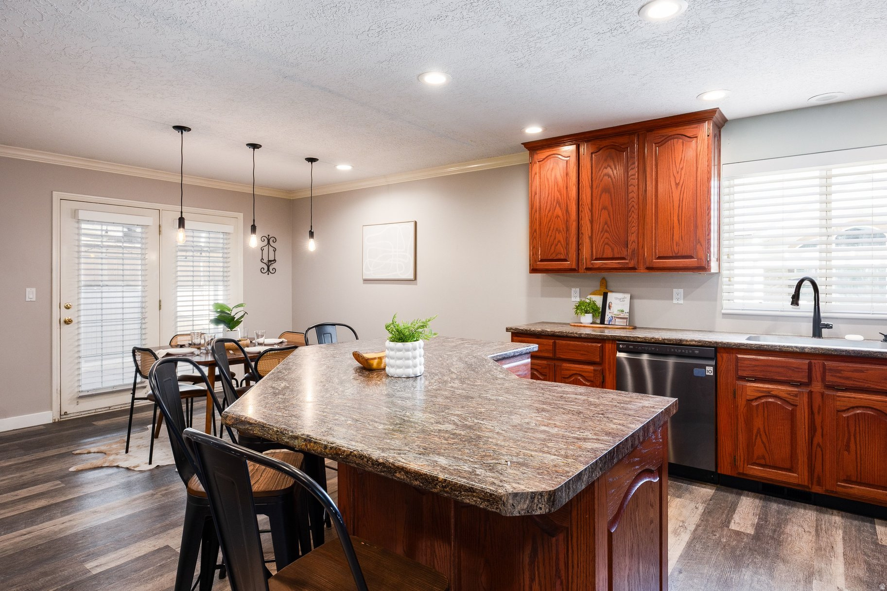 CORNERSTONE - Residential