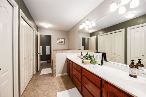 Tiny photo for 1598 W CORNERSTONE DR S, South Jordan, UT 84095 (MLS # 2134751)