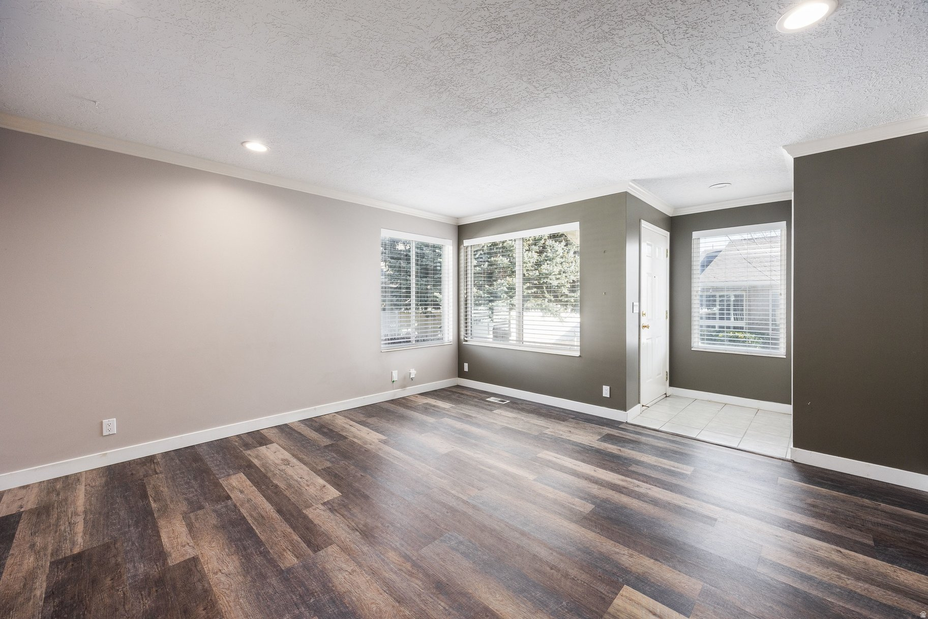 CORNERSTONE - Residential