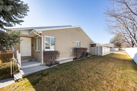 Tiny photo for 1598 W CORNERSTONE DR S, South Jordan, UT 84095 (MLS # 2134751)