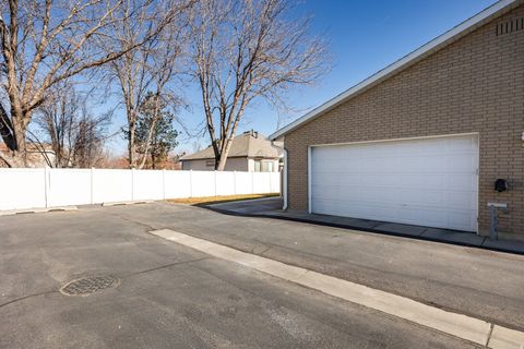 Tiny photo for 1598 W CORNERSTONE DR S, South Jordan, UT 84095 (MLS # 2134751)