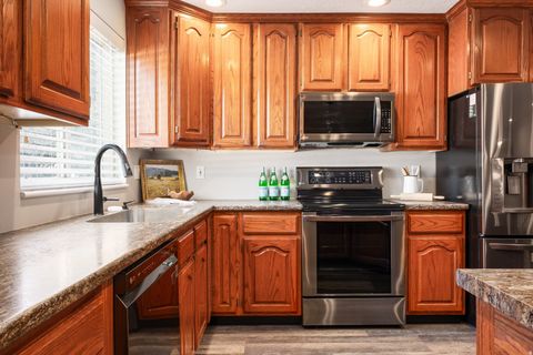 Tiny photo for 1598 W CORNERSTONE DR S, South Jordan, UT 84095 (MLS # 2134751)