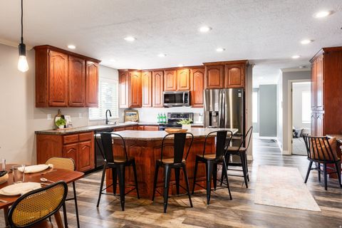 Tiny photo for 1598 W CORNERSTONE DR S, South Jordan, UT 84095 (MLS # 2134751)