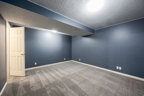Tiny photo for 1598 W CORNERSTONE DR S, South Jordan, UT 84095 (MLS # 2134751)