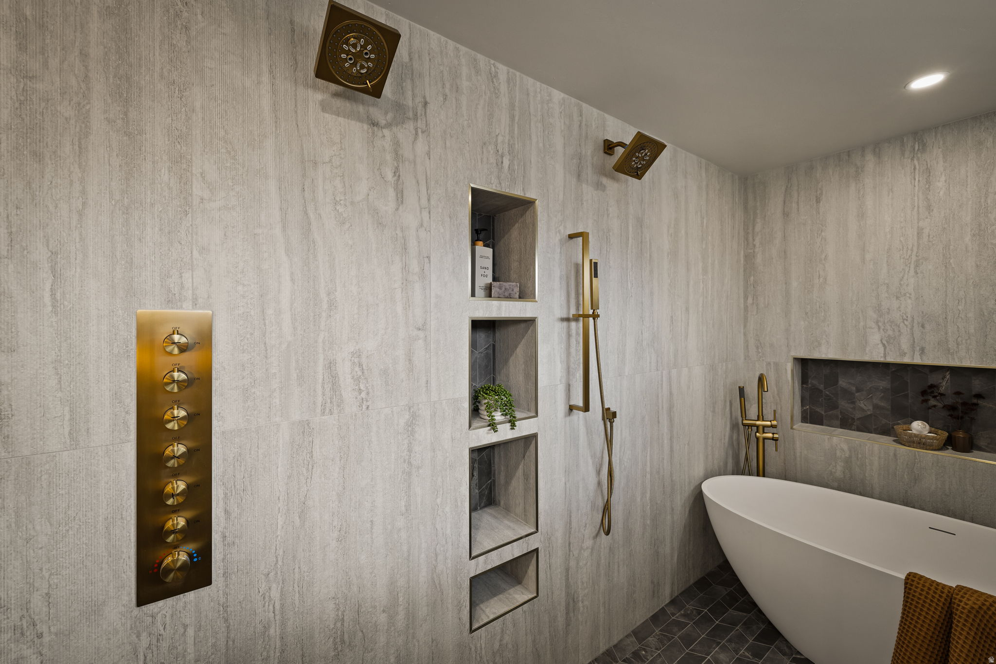 ST MARY HILL - Residential