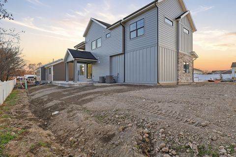 Tiny photo for 4738 S TAYLORS VIEW LN W #30, Taylorsville, UT 84123 (MLS # 2152163)
