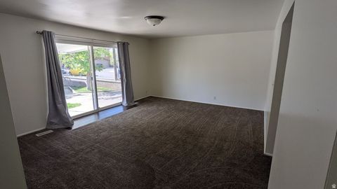 Tiny photo for 704 S ORCHARD DR, Bountiful, UT 84010 (MLS # 2173428)