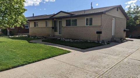 Tiny photo for 704 S ORCHARD DR, Bountiful, UT 84010 (MLS # 2173428)
