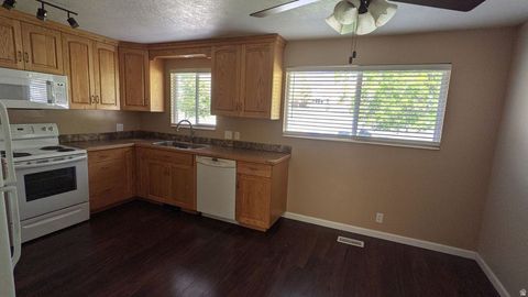 Tiny photo for 704 S ORCHARD DR, Bountiful, UT 84010 (MLS # 2173428)
