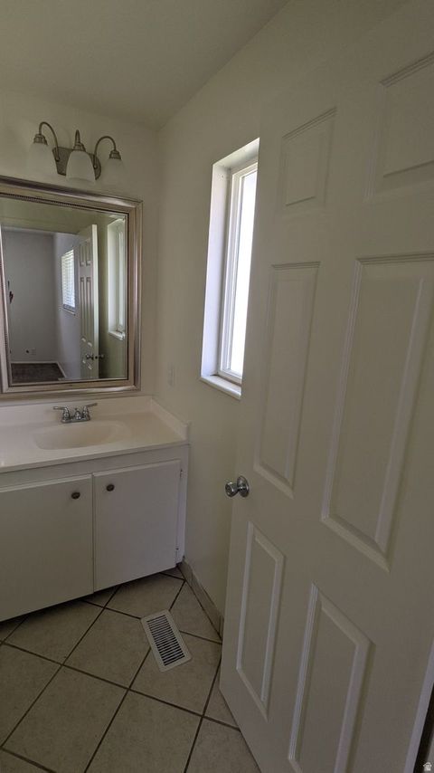 Tiny photo for 704 S ORCHARD DR, Bountiful, UT 84010 (MLS # 2173428)