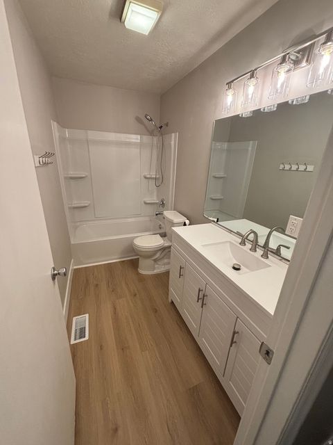 Tiny photo for 704 S ORCHARD DR, Bountiful, UT 84010 (MLS # 2173428)